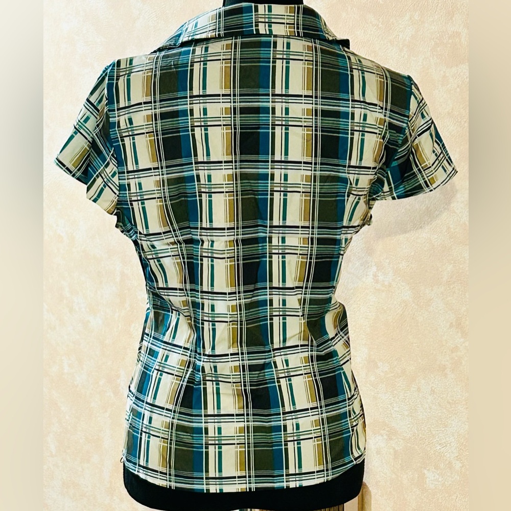 Short Sleeve Plaid Ruffle Button-Up Blouse - Picture 6 of 16